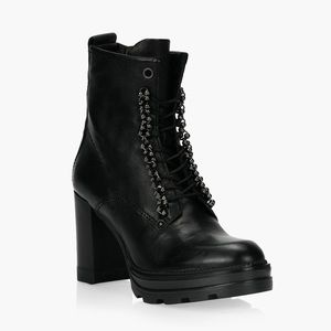 LEATHER BOOTS NEW🌸